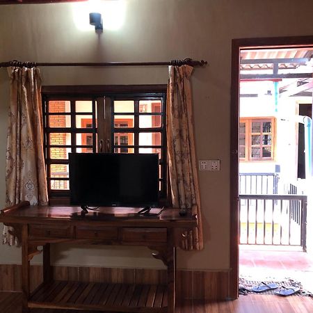 Blue Moon Guesthouse And Bar كامبوت المظهر الخارجي الصورة