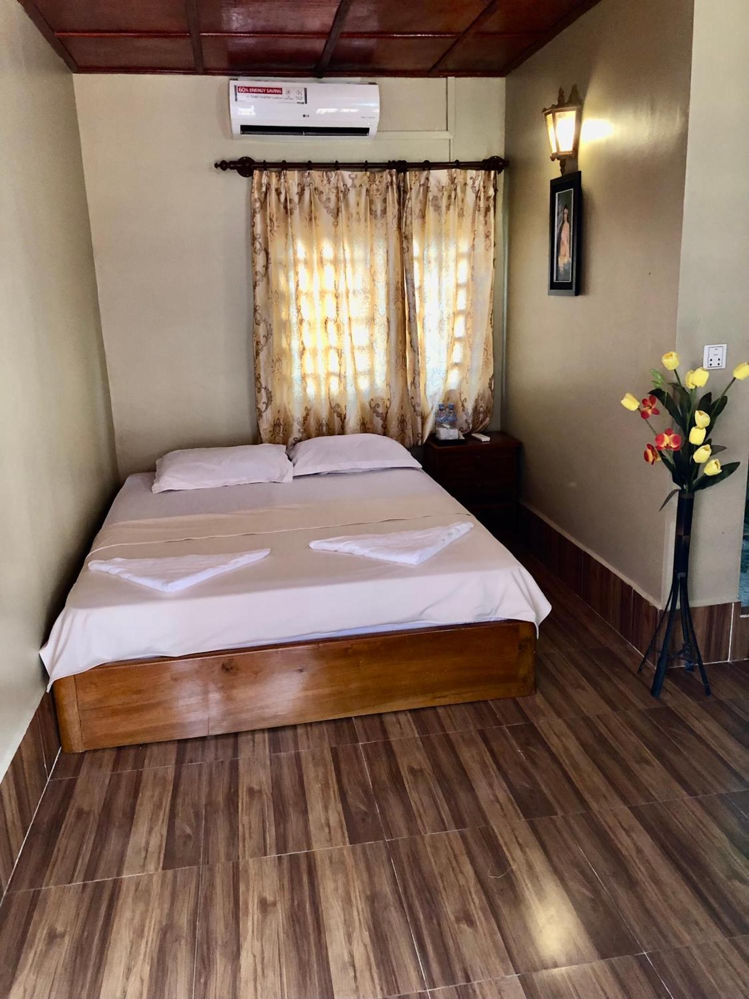 Blue Moon Guesthouse And Bar كامبوت المظهر الخارجي الصورة
